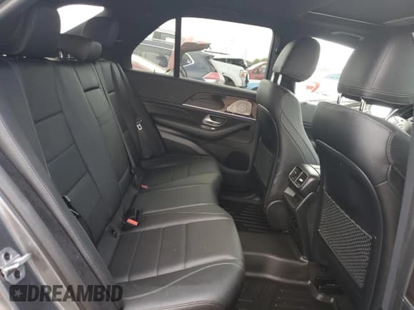 ✅ 2021 Mercedes-Benz GLE 350 • VIN: 4JGFB4KB3MA490925 • Lot: 82408815. Wystawiony na Copart z przebiegiem 15 263 mil. Bezpłatny archiwum sprzedaży aukcyjnych z USA i szczegółowy raport historii pojazdu na DreamBid. Zdjęcie 10.