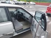 ✅ 1994 Oldsmobile Cutlass Ciera S • VIN: 1G3AG55M3R6317998 • Lot: 42413015. Wystawiony na IAAI z przebiegiem 141 843 mil. Bezpłatny archiwum sprzedaży aukcyjnych z USA i szczegółowy raport historii pojazdu na DreamBid. Zdjęcie 5.