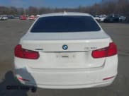 ✅ 2015 BMW 3 Series 320i xDrive • VIN: WBA3C3G55FNS75282 • Lot: 41336850. Wystawiony na IAAI z przebiegiem 120 856 mil. Bezpłatny archiwum sprzedaży aukcyjnych z USA i szczegółowy raport historii pojazdu na DreamBid. Zdjęcie 16.