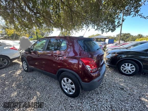 2016 Chevrolet Trax LS with VIN 3GNCJKSB3GL169342, listed as a Copart auction lot 91497775 with 106,425 mi miles and Clean title. Bid and sale history available at DreamBid. Image 3.