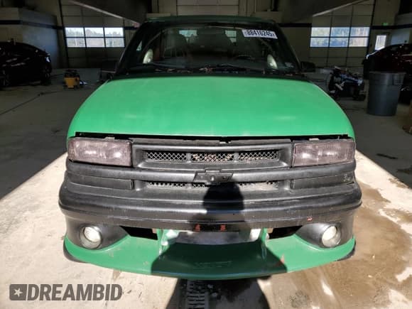 ✅ 2000 Chevrolet S-10 LS • VIN: 1GCCS1941Y8111060 • Лот: 88416245. Опубликован ранее на Copart с пробегом 297 242 миль. Бесплатный доступ к архиву аукционных продаж из США и подробный отчёт об истории автомобиля на DreamBid. Изображение 5.