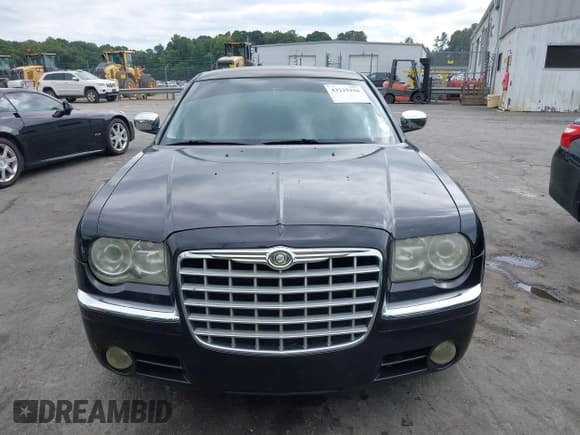 ✅ 2009 Chrysler 300 C Hemi • VIN: 2C3LA63T59H580961 • Лот: 43235420. Опубликован ранее на IAAI с пробегом 167 886 миль. Бесплатный доступ к архиву аукционных продаж из США и подробный отчёт об истории автомобиля на DreamBid. Изображение 12.