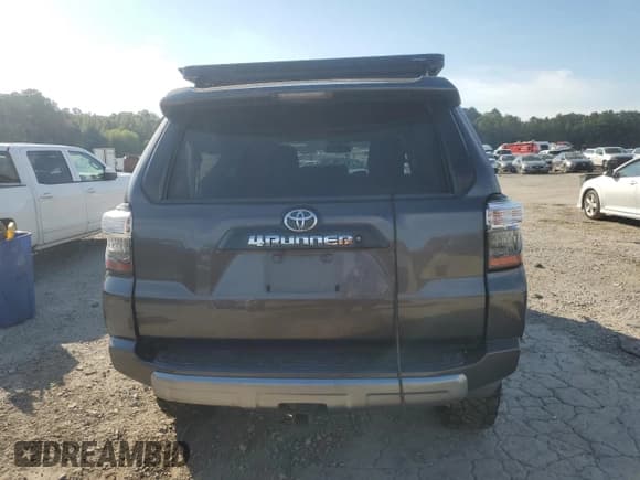 ✅ 2016 Toyota 4Runner Limited • VIN: JTEBU5JR1G5299949 • Lot: 84444565. Listed on Copart with 181,671 mi. Free auction sales archive from the USA and detailed vehicle history report at DreamBid. Image 6.