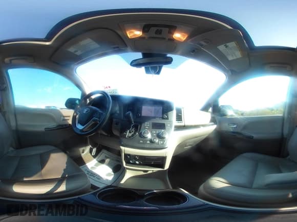 ✅ 2018 Toyota Sienna XLE • VIN: 5TDYZ3DC9JS956753 • Lot: 43255578. Listed on IAAI with 136,045 mi. Free auction sales archive from the USA and detailed vehicle history report at DreamBid. Image 19.