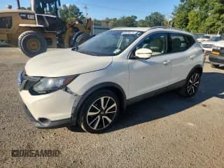 ✅ 2017 Nissan Rogue SV • VIN: JN1BJ1CP4HW032997 • Lot: 86799215. Listed on Copart with 183,339 mi. Free auction sales archive from the USA and detailed vehicle history report at DreamBid. Image 1.