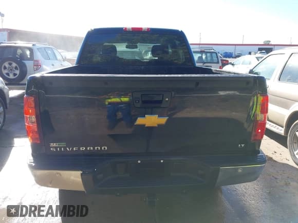 ✅ 2010 Chevrolet Silverado 1500 LT • VIN: 3GCRCSE02AG225245 • Lot: 43597712. Wystawiony na IAAI z przebiegiem 283 273 mil. Bezpłatny archiwum sprzedaży aukcyjnych z USA i szczegółowy raport historii pojazdu na DreamBid. Zdjęcie 16.