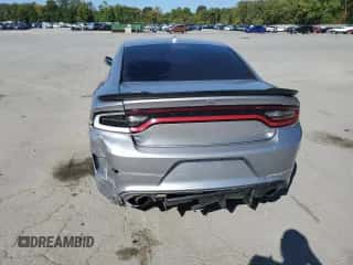 2016 Dodge Charger SRT 392 z VIN 2C3CDXEJ7GH145171, wystawiony jako Copart lot #80621785 z przebiegiem 94 720 mil mil oraz Szkoda całkowita • Salvage title. Historia ofert i sprzedaży dostępna na DreamBid. Obrazek 6.