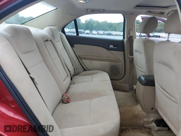 ✅ 2007 Mercury Milan • VIN: 3MEHM07Z27R606145 • Lot: 71452644. Wystawiony na Copart z przebiegiem Nie podano. Bezpłatny archiwum sprzedaży aukcyjnych z USA i szczegółowy raport historii pojazdu na DreamBid. Zdjęcie 10.