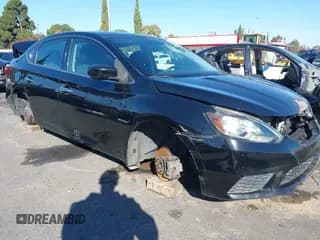 ✅ 2017 Nissan Sentra SV • VIN: 3N1AB7AP8HL721588 • Lot: 43472484. Wystawiony na IAAI z przebiegiem 95 077 mil. Bezpłatny archiwum sprzedaży aukcyjnych z USA i szczegółowy raport historii pojazdu na DreamBid. Zdjęcie 1.