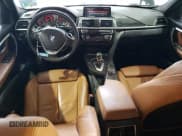 ✅ 2018 BMW 3 Series 330i xDrive • VIN: WBA8D9C50JEM34195 • Лот: 91049465. Опубликован ранее на Copart с пробегом 90 720 миль. Бесплатный доступ к архиву аукционных продаж из США и подробный отчёт об истории автомобиля на DreamBid. Изображение 8.