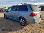 ✅ 2010 Volkswagen Routan SE • VIN: 2V4RW3D15AR272678 • Lot: 94358235. Listed on Copart with 144,007 mi. Free auction sales archive from the USA and detailed vehicle history report at DreamBid. Image 2.