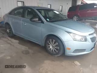 2011 Chevrolet Cruze LS z VIN 1G1PC5SH3B7241768, wystawiony jako IAAI lot #43202464 z przebiegiem 136 241 mil mil oraz . Historia ofert i sprzedaży dostępna na DreamBid. Obrazek 1.