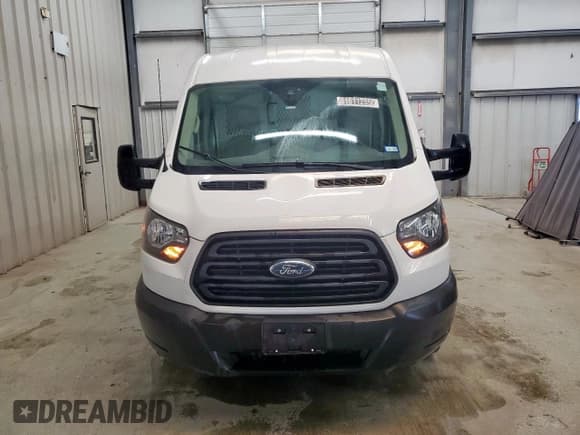 ✅ 2019 Ford Transit • VIN: 1FTYE2CM1KKA39640 • Lot: 91332055. Listed on Copart with 71,195 mi. Free auction sales archive from the USA and detailed vehicle history report at DreamBid. Image 5.