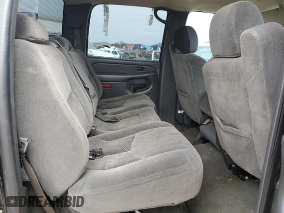 ✅ 2006 Chevrolet Silverado 2500HD Work Truck • VIN: 1GCHC23U26F260443 • Lot: 45723185. Wystawiony na Copart z przebiegiem 222 127 mil. Bezpłatny archiwum sprzedaży aukcyjnych z USA i szczegółowy raport historii pojazdu na DreamBid. Zdjęcie 11.