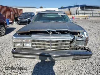 ✅ 1979 Chrysler LeBaron • VIN: FP22G9G193805 • Lot: 86262155. Wystawiony na Copart z przebiegiem 42 029 mil. Bezpłatny archiwum sprzedaży aukcyjnych z USA i szczegółowy raport historii pojazdu na DreamBid. Zdjęcie 5.