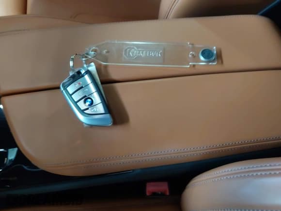 ✅ 2023 BMW M5 • VIN: WBS83CH00PCL75372 • Lot: 42670038. Wystawiony na IAAI z przebiegiem 10 614 mil. Bezpłatny archiwum sprzedaży aukcyjnych z USA i szczegółowy raport historii pojazdu na DreamBid. Zdjęcie 11.