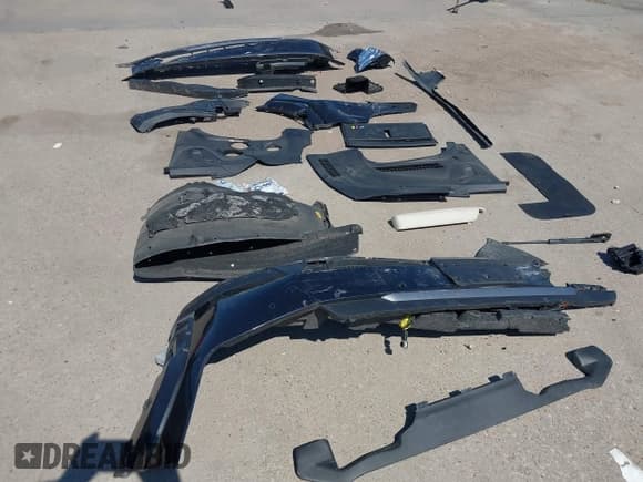 ✅ 2024 Kia EV9 Wind • VIN: KNDAFFS57R6033697 • Lot: 43137239. Wystawiony na IAAI z przebiegiem 20 351 mil. Bezpłatny archiwum sprzedaży aukcyjnych z USA i szczegółowy raport historii pojazdu na DreamBid. Zdjęcie 11.