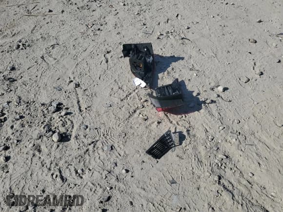 ✅ 2018 Volkswagen Tiguan SEL • VIN: 3VV2B7AX4JM049158 • Lot: 54567395. Wystawiony na Copart z przebiegiem 96 985 mil. Bezpłatny archiwum sprzedaży aukcyjnych z USA i szczegółowy raport historii pojazdu na DreamBid. Zdjęcie 13.