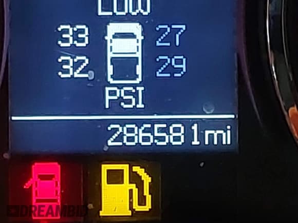 ✅ 2011 Ram 1500 Laramie • VIN: 1D7RV1CT3BS519237 • Lot: 43735352. Wystawiony na IAAI z przebiegiem 286 581 mil. Bezpłatny archiwum sprzedaży aukcyjnych z USA i szczegółowy raport historii pojazdu na DreamBid. Zdjęcie 15.