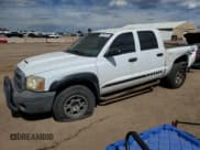 ✅ 2006 Dodge Dakota ST • VIN: 1D7HW28K16S716458 • Lot: 70981125. Wystawiony na Copart z przebiegiem 261 229 mil. Bezpłatny archiwum sprzedaży aukcyjnych z USA i szczegółowy raport historii pojazdu na DreamBid. Zdjęcie 1.