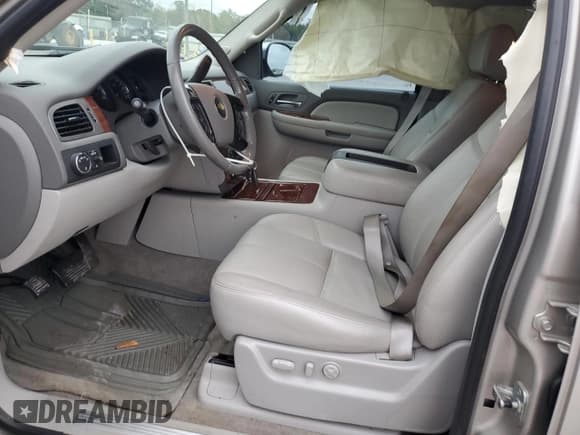 ✅ 2008 Chevrolet Suburban LTZ • VIN: 3GNFC16068G196071 • Лот: 90414695. Опубликован ранее на Copart с пробегом 168 373 миль. Бесплатный доступ к архиву аукционных продаж из США и подробный отчёт об истории автомобиля на DreamBid. Изображение 7.