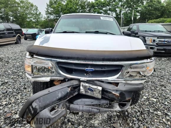 ✅ 1997 Ford Explorer • VIN: 1FMCU24E4VUA33730 • Lot: 62601625. Wystawiony na Copart z przebiegiem 100 600 mil. Bezpłatny archiwum sprzedaży aukcyjnych z USA i szczegółowy raport historii pojazdu na DreamBid. Zdjęcie 5.