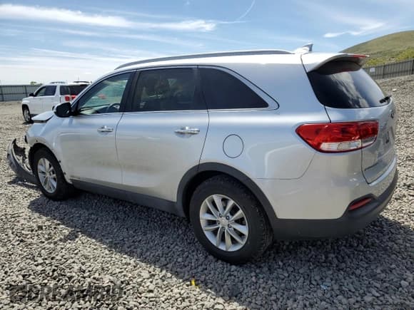 ✅ 2017 Kia Sorento LX • VIN: 5XYPGDA54HG293032 • Lot: 57272025. Listed on Copart with 113,701 mi. Free auction sales archive from the USA and detailed vehicle history report at DreamBid. Image 2.
