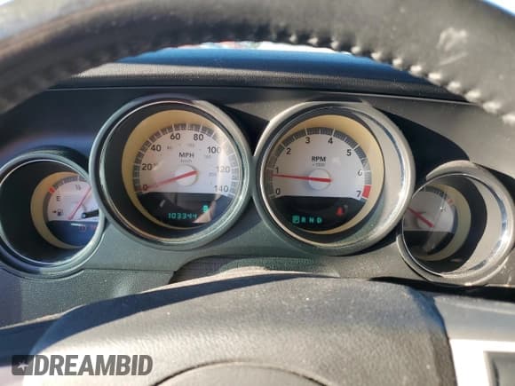 ✅ 2010 Dodge Challenger SE • VIN: 2B3CJ4DV1AH211603 • Lot: 77224204. Wystawiony na Copart z przebiegiem 103 344 mil. Bezpłatny archiwum sprzedaży aukcyjnych z USA i szczegółowy raport historii pojazdu na DreamBid. Zdjęcie 9.