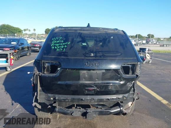 ✅ 2017 Jeep Grand Cherokee Laredo • VIN: 1C4RJEAG7HC888205 • Lot: 43769488. Listed on IAAI with 106,680 mi. Free auction sales archive from the USA and detailed vehicle history report at DreamBid. Image 17.