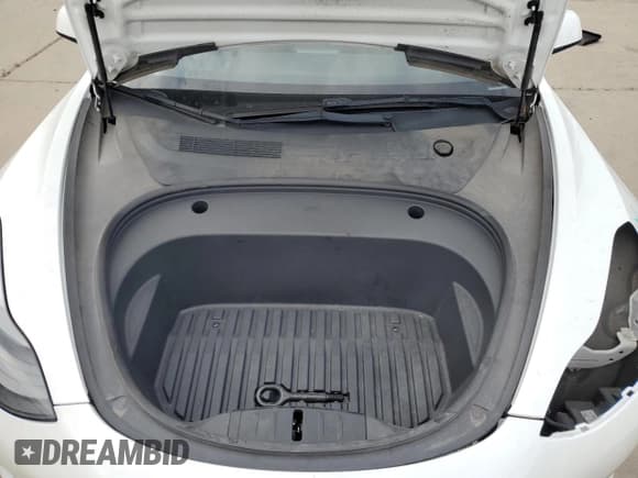 ✅ 2022 Tesla Model 3 • VIN: 5YJ3E1EA5NF201715 • Lot: 50732595. Listed on Copart with 116,913 mi. Free auction sales archive from the USA and detailed vehicle history report at DreamBid. Image 13.