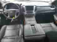 2020 Chevrolet Tahoe Premier z VIN 1GNSCCKC5LR221142, wystawiony jako Copart lot #68639975 z przebiegiem 91 066 mil mil oraz Szkoda całkowita • Salvage title. Historia ofert i sprzedaży dostępna na DreamBid. Obrazek 8.