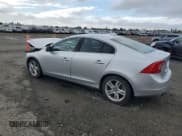 ✅ 2015 Volvo S60 T5 Drive-E Premier • VIN: YV126MFB0F2307490 • Lot: 92724955. Wystawiony na Copart z przebiegiem 141 489 mil. Bezpłatny archiwum sprzedaży aukcyjnych z USA i szczegółowy raport historii pojazdu na DreamBid. Zdjęcie 2.