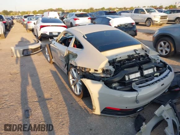 ✅ 2024 Porsche 911 Carrera S • VIN: WP0AB2A98RS279867 • Lot: 43170001. Wystawiony na IAAI z przebiegiem 13 721 mil. Bezpłatny archiwum sprzedaży aukcyjnych z USA i szczegółowy raport historii pojazdu na DreamBid. Zdjęcie 3.