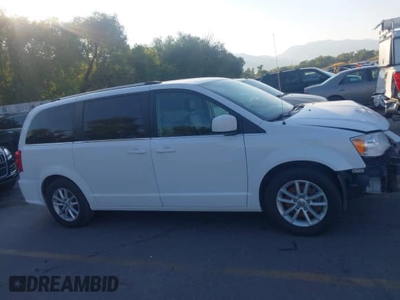 ✅ 2020 Dodge Grand Caravan SXT • VIN: 2C4RDGCG9LR173720 • Lot: 43102706. Wystawiony na IAAI z przebiegiem 100 172 mil. Bezpłatny archiwum sprzedaży aukcyjnych z USA i szczegółowy raport historii pojazdu na DreamBid. Zdjęcie 13.