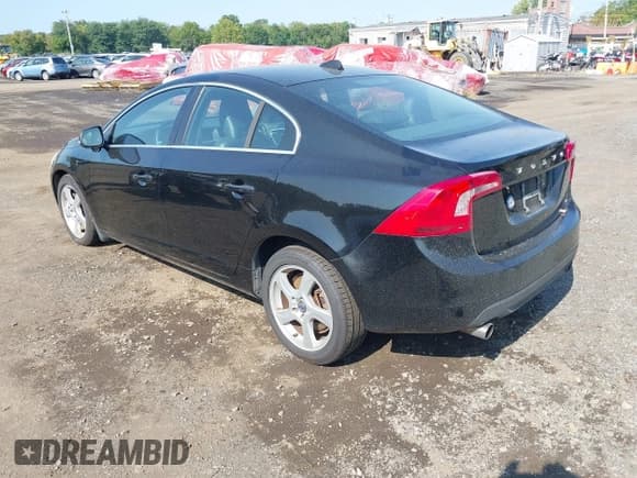 ✅ 2012 Volvo S60 T5 • VIN: YV1622FS4C2119147 • Lot: 43239923. Wystawiony na IAAI z przebiegiem 171 696 mil. Bezpłatny archiwum sprzedaży aukcyjnych z USA i szczegółowy raport historii pojazdu na DreamBid. Zdjęcie 3.