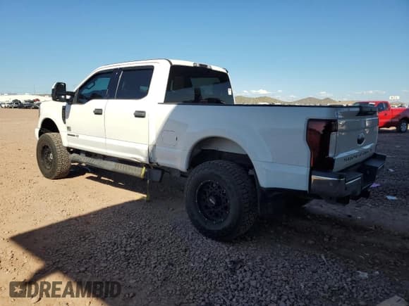 ✅ 2019 Ford F-250 XL • VIN: 1FT7W2BT9KEE45391 • Lot: 71217645. Listed on Copart with 105,265 mi. Free auction sales archive from the USA and detailed vehicle history report at DreamBid. Image 2.