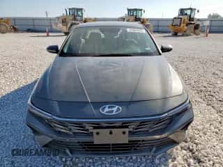 2025 Hyundai Elantra SE с VIN KMHLL4DG6SU852573, выставлен на аукционе Copart как лот 81865925 с пробегом 20 419 миль миль и Списание • Salvage title. История ставок и продаж доступна на DreamBid. Изображение 5.