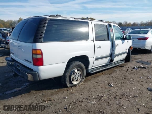 ✅ 2001 Chevrolet Suburban LS • VIN: 3GNEC16T21G112159 • Лот: 41069237. Опубликован ранее на IAAI с пробегом Не указан. Бесплатный доступ к архиву аукционных продаж из США и подробный отчёт об истории автомобиля на DreamBid. Изображение 4.