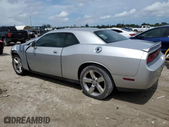 2009 Dodge Challenger R/T z VIN 2B3LJ54T09H509785, wystawiony jako Copart lot #66472714 z przebiegiem 86 756 mil mil oraz Szkoda całkowita • Salvage title. Historia ofert i sprzedaży dostępna na DreamBid. Obrazek 2.