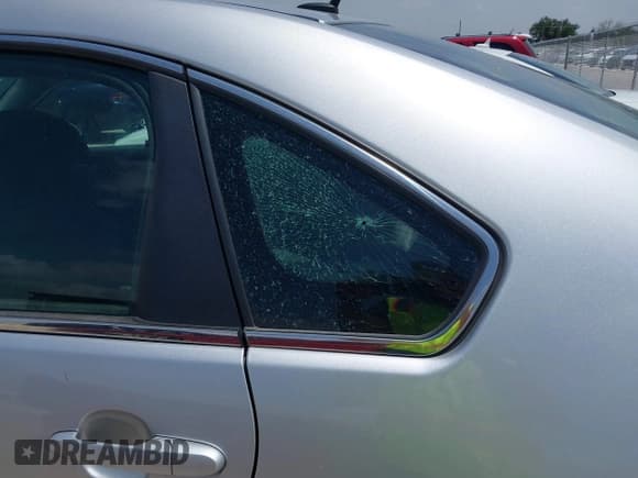 ✅ 2014 Chevrolet Impala LT • VIN: 2G1WB5E35E1143258 • Lot: 42375275. Listed on IAAI with 172,680 mi. Free auction sales archive from the USA and detailed vehicle history report at DreamBid. Image 12.