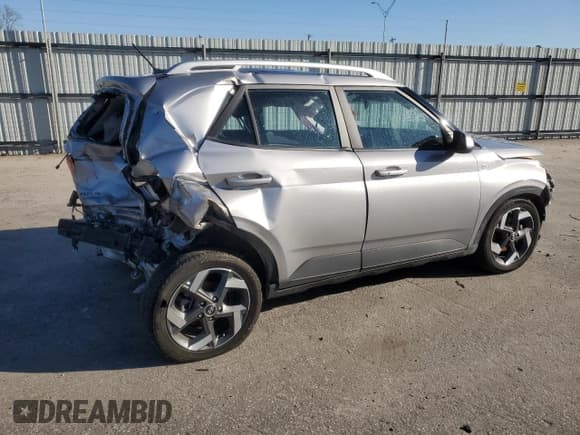 ✅ 2024 Hyundai Venue SEL • VIN: KMHRC8A34RU280089 • Lot: 41864865. Listed on Copart with 18,872 mi. Free auction sales archive from the USA and detailed vehicle history report at DreamBid. Image 3.