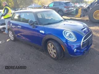 ✅ 2019 MINI Hardtop Cooper S • VIN: WMWXP7C57K2A50282 • Lot: 43417933. Listed on IAAI with 35,283 mi. Free auction sales archive from the USA and detailed vehicle history report at DreamBid. Image 1.