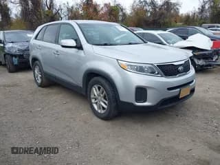 ✅ 2014 Kia Sorento LX • VIN: 5XYKTCA69EG549976 • Lot: 43688689. Wystawiony na IAAI z przebiegiem 100 443 mil. Bezpłatny archiwum sprzedaży aukcyjnych z USA i szczegółowy raport historii pojazdu na DreamBid. Zdjęcie 1.