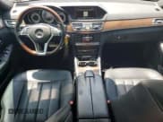✅ 2014 Mercedes-Benz E 550 Sport • VIN: WDDHF9BB8EB012693 • Лот: 64107785. Опубликован ранее на Copart с пробегом 130 535 миль. Бесплатный доступ к архиву аукционных продаж из США и подробный отчёт об истории автомобиля на DreamBid. Изображение 8.
