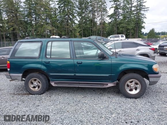 ✅ 1996 Ford Explorer XL • VIN: 1FMDU34X3TUA12716 • Lot: 42614135. Listed on IAAI with 226,123 mi. Free auction sales archive from the USA and detailed vehicle history report at DreamBid. Image 12.