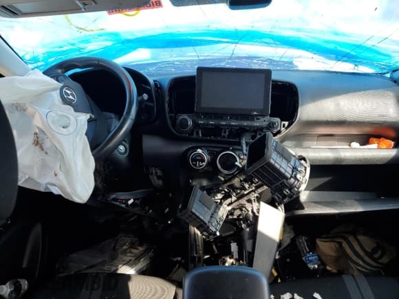 ✅ 2022 Hyundai Venue SEL • VIN: KMHRC8A37NU148163 • Lot: 46837505. Listed on Copart with Not provided. Free auction sales archive from the USA and detailed vehicle history report at DreamBid. Image 8.