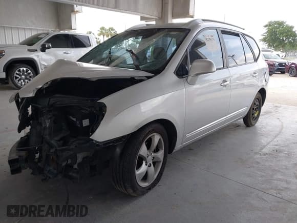 ✅ 2007 Kia Rondo EX • VIN: KNAFG526477058275 • Лот: 42298179. Опубликован ранее на IAAI с пробегом 165 962 миль. Бесплатный доступ к архиву аукционных продаж из США и подробный отчёт об истории автомобиля на DreamBid. Изображение 18.