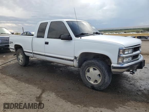 ✅ 1999 Chevrolet Silverado 1500 • VIN: 1GCEK19RXXR111474 • Лот: 71250254. Опубликован ранее на Copart с пробегом 216 539 миль. Бесплатный доступ к архиву аукционных продаж из США и подробный отчёт об истории автомобиля на DreamBid. Изображение 4.