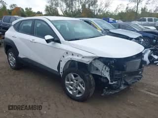 2025 Hyundai Kona SE with VIN KM8HACAB0SU301571, listed as a IAAI auction lot 43377717 with 5,761 mi miles and . Bid and sale history available at DreamBid. Image 1.