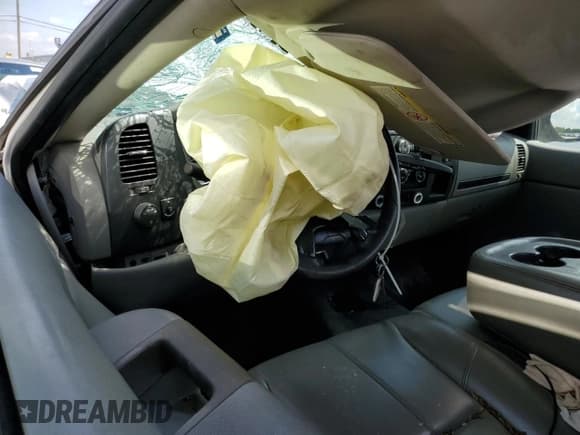 ✅ 2007 Chevrolet Silverado 2500HD Work Truck • VIN: 1GCHC24K47E549134 • Лот: 70326355. Опубликован ранее на Copart с пробегом Не указан. Бесплатный доступ к архиву аукционных продаж из США и подробный отчёт об истории автомобиля на DreamBid. Изображение 8.